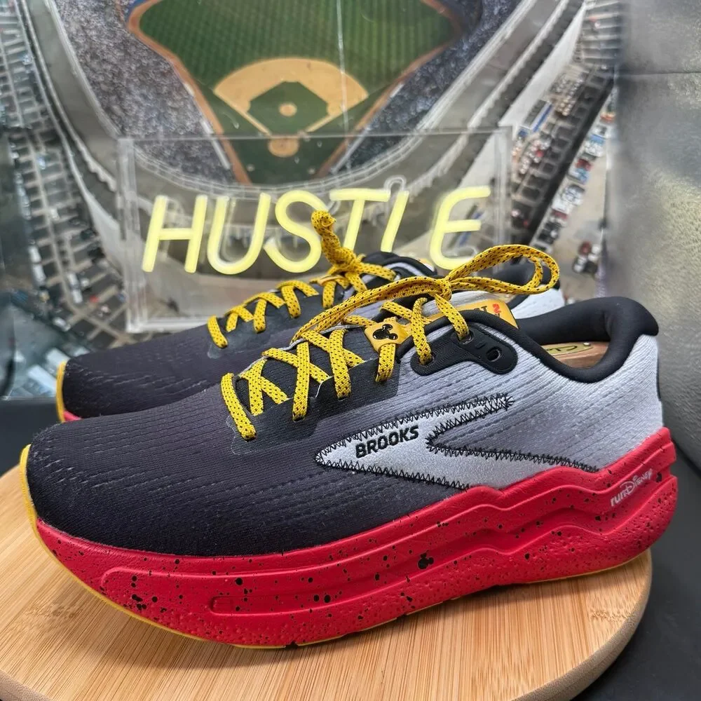 Brooks Ghost Max 2 runDisney Mickey Mouse Men’s Sz 8.5 2E (Wide)